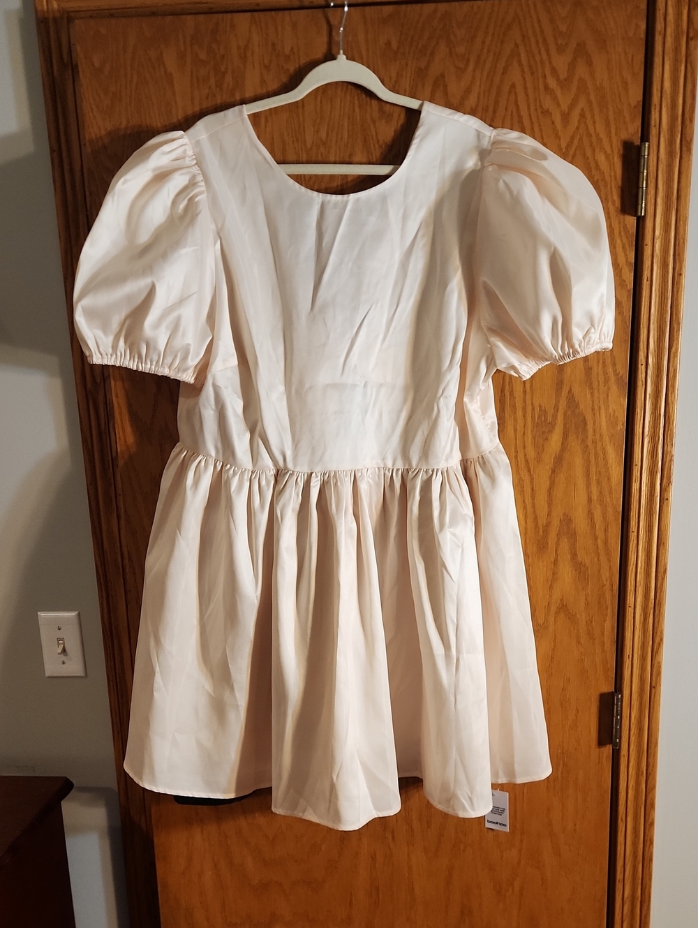 Boohoo Girls Puff-Sleeve Party Dress in Light Cream NWT Size 18